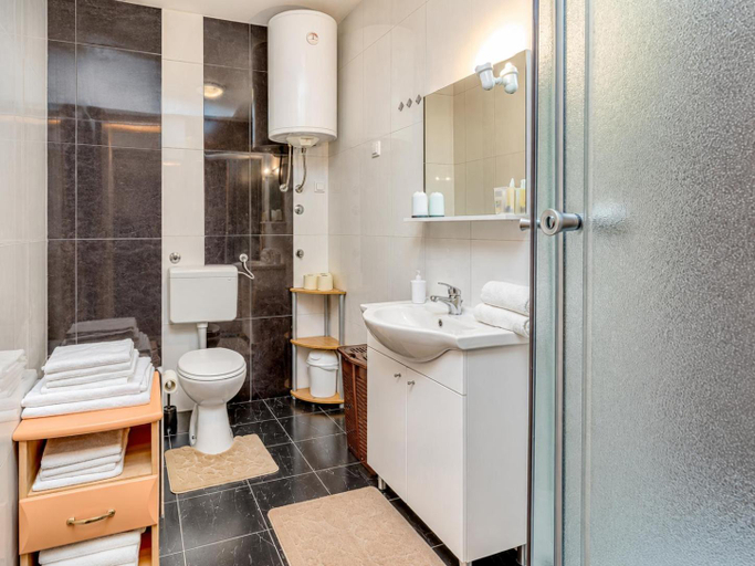 Bathroom, Apartments Noel Funtana, Vrsar