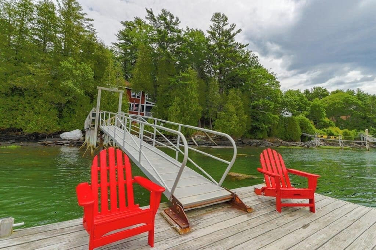 Lake 5, Cozy, Waterfront Cabin-style Gem With Private Dock and Lovely Views, Sagadahoc