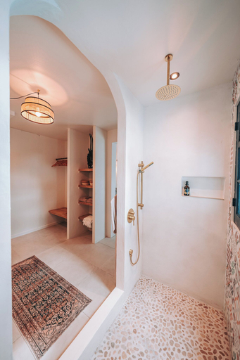 Bathroom 5, Bleu guesthouse, Saint-François
