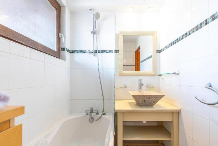 Bathroom 3, Residence Les Aiguilles de Warens - Combloux, Haute-Savoie