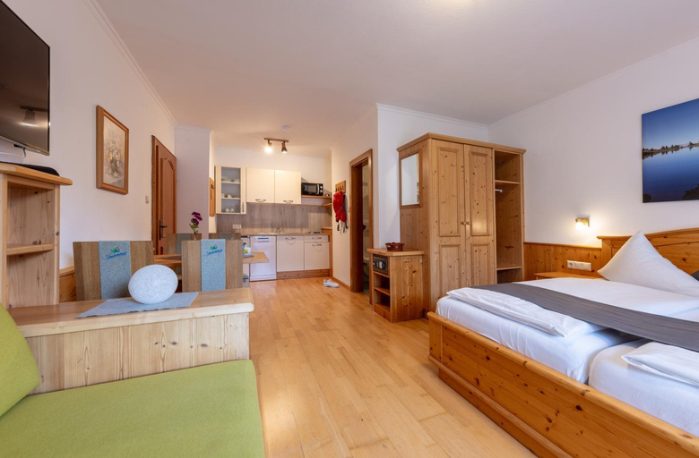 Bedroom, ApartHotel Holzerhof, Liezen