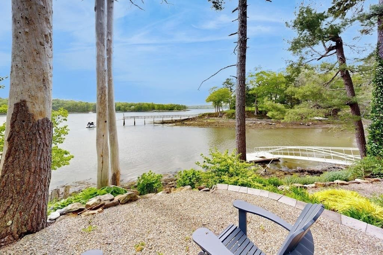 View from room, Stunning Riverfront Home, hot Tub, Bbq, and Washer & Dryer, Lincoln