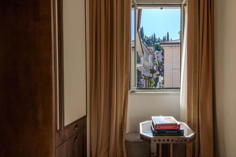 Interior 5, Palazzo Genazzini, Como