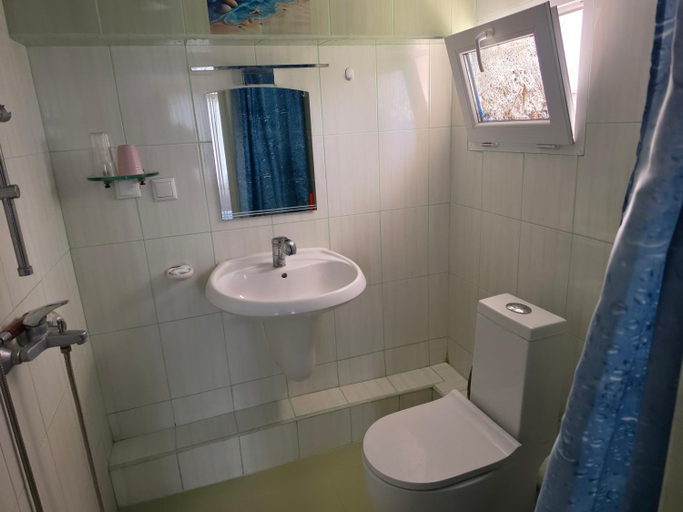 Bathroom 1, Sinemoria apartment, Tsarevo