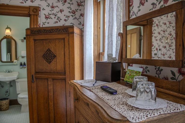Bathroom 3, The Governor's Inn, Windsor