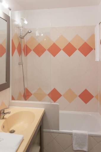 Bathroom 4, Pierre & Vacances Promenades des Bains, Var