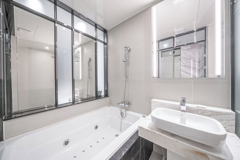 Bathroom 4, Daegu Dongseongro Hotel Labella, Buk