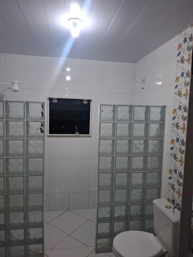Bathroom 2, Nosso Lounge Hostel, Florianopolis