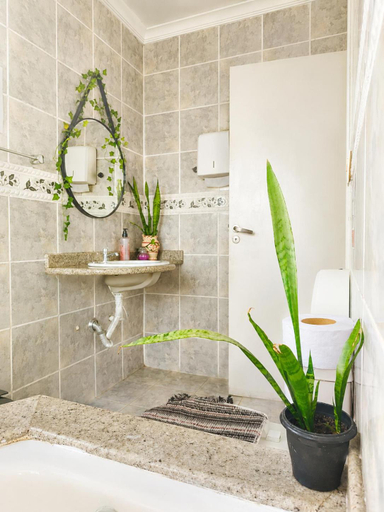 Bathroom 3, Floriarte Hostel & Guesthouse, Florianopolis