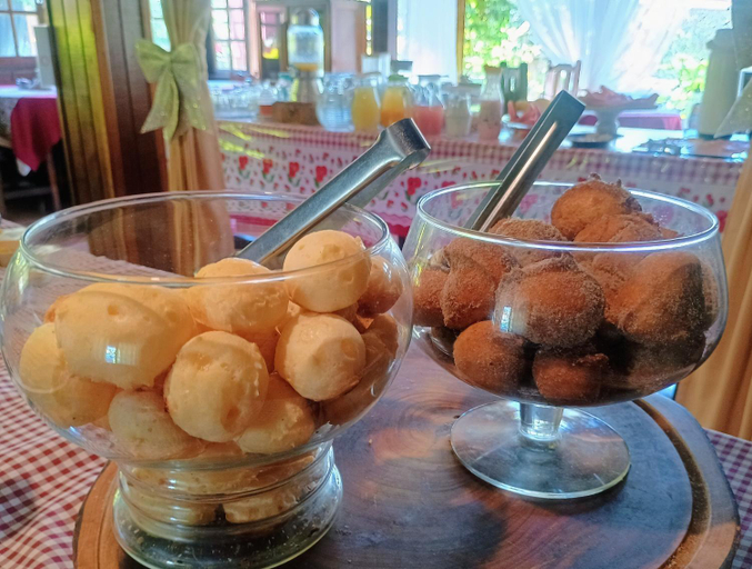 Food & Drinks