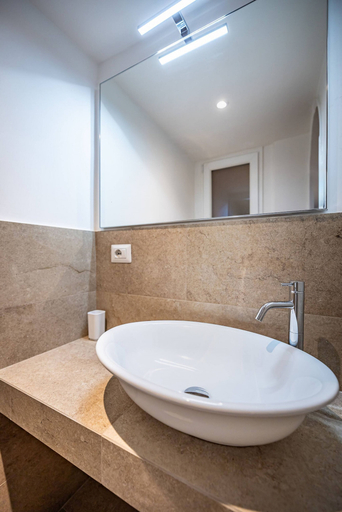 Bathroom 3, Bardi, Florence