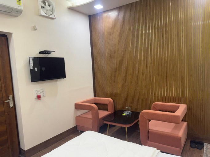 Room 2, Hotel American, Saharanpur