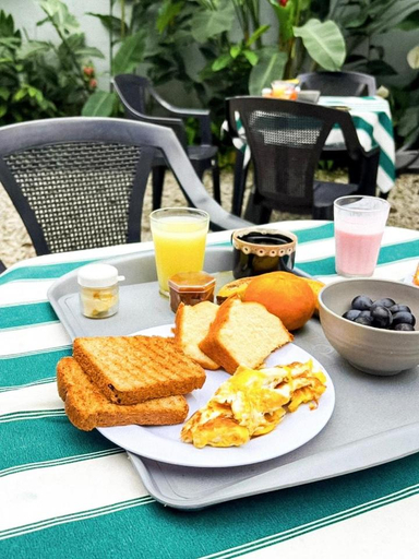 Food & Drinks 5, Marola Hostel, Ubatuba
