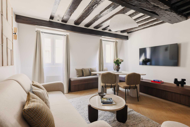 Others 3, AC Apartment 2BR 6P - Notre-Dame de Paris, Paris