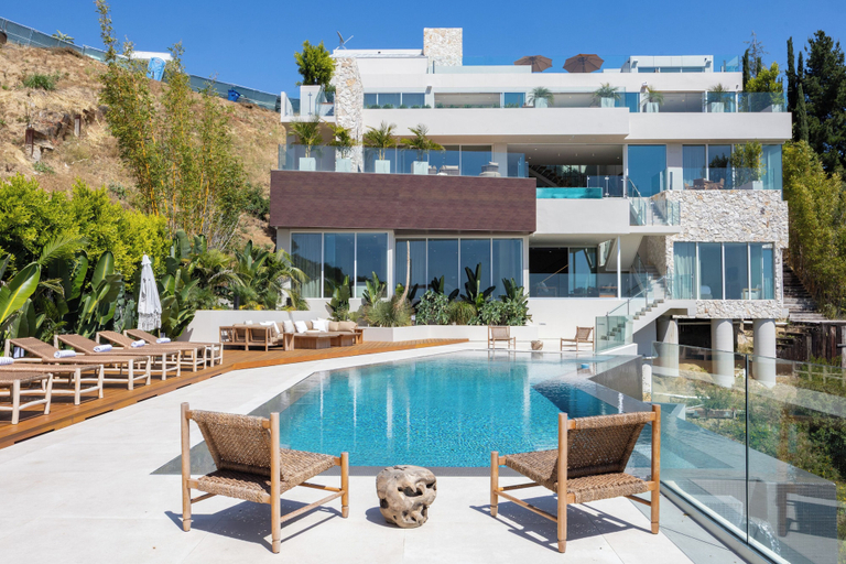 Exterior 5, Blue Lagoon, Los Angeles