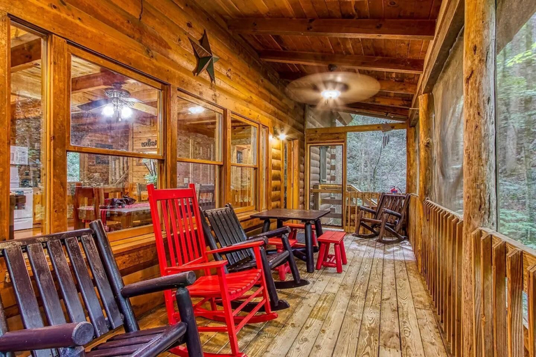 Outdoor dining 2, Z - Timber Wolf Unit 2, Sevier