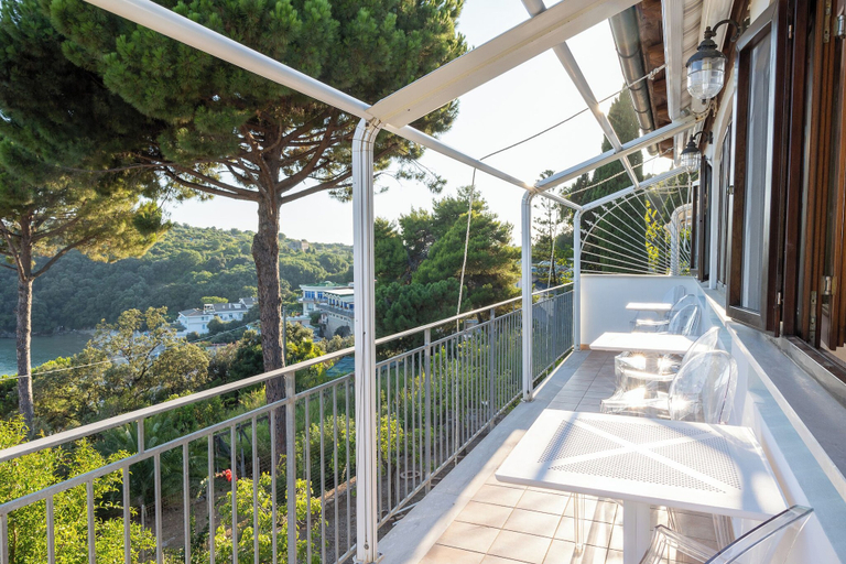Terrace/patio 4, Lilium Gaeta Apartment by Mamo Florence, Latina