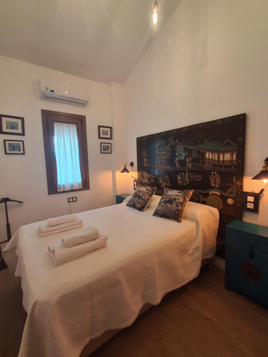 Bedroom, Jardines del Acebron, Huelva