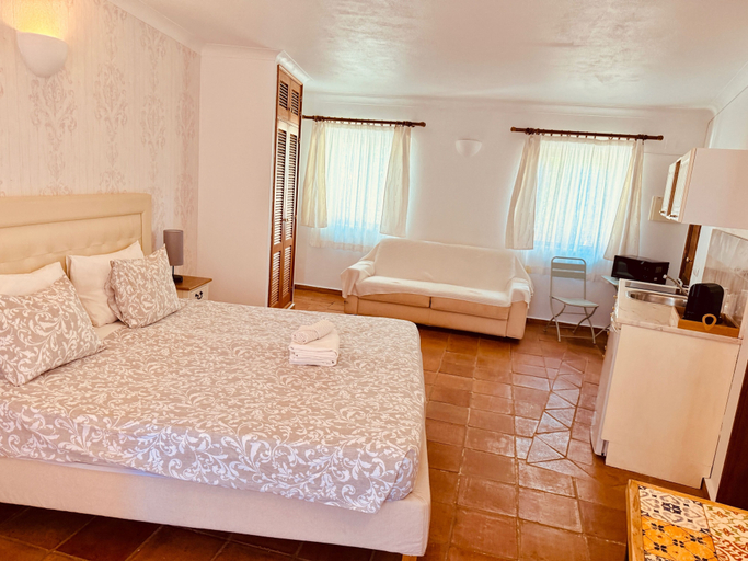 Living area 3, Apartment Sleeps 2 With Pool and Garden, Lagos