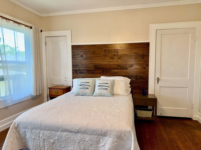 Room 2, East Blue Stay By Attractions, Galveston
