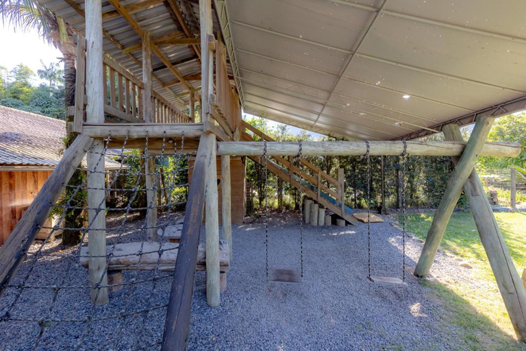 Facilities 1, Chale confortavel com pisc,WiFi, garagem e jacuzzi, Joinvile