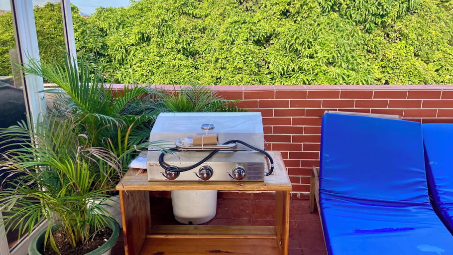Balcony 4, Charming 3-bedroom Apartment Near Puerto Plata's Malecon, San Felipe de Puerto Plata