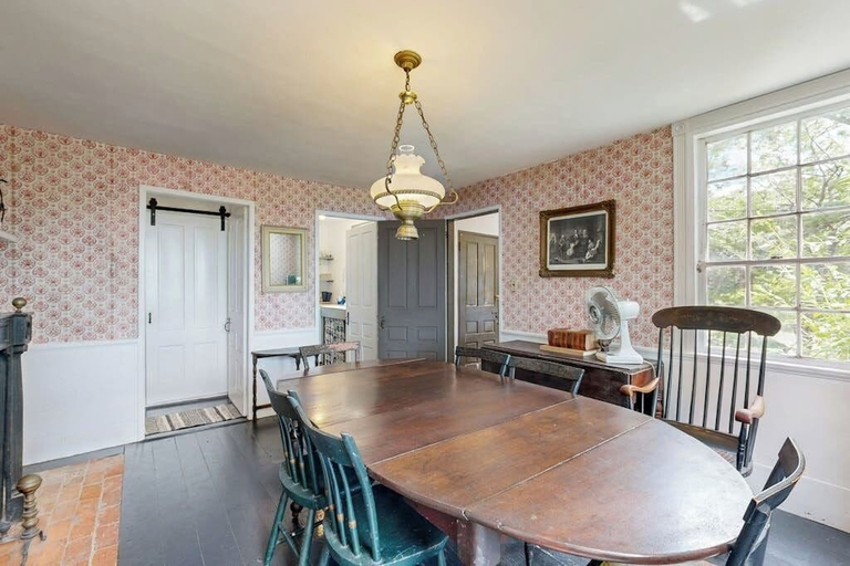 Room 4, Historic Riverfront Home With Boathouse & Private Dock - Dogs OK, Lincoln