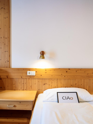 Others 5, Hotel Hello, Bolzano