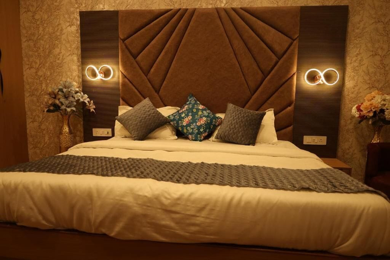 Room 3, Aakruti resorts, Mathura