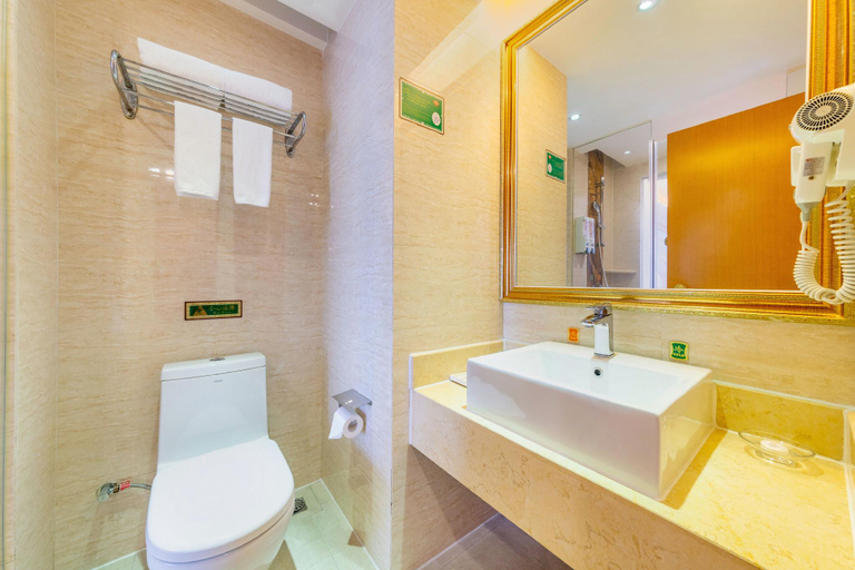 Bathroom 3, Vienna Hotel Shenzhen Gongming Hufa Bei Road Branch, Shenzhen