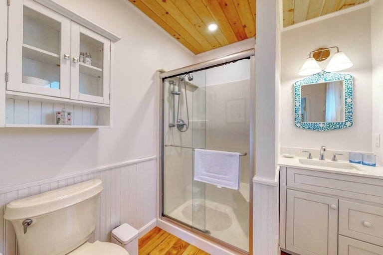 Bathroom 3, Bayfront Cottage on Mill Cove w/ Private Dock & Furnished Deck - Walk Downtown, Lincoln