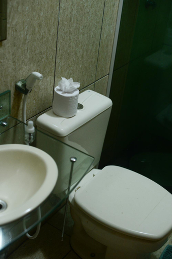 Bathroom 2, Espaco Nilci Costa, Angra dos Reis