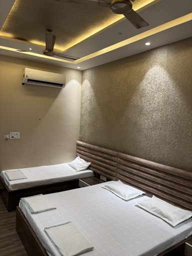 Business Facilities, Hotel stay garden, Amritsar