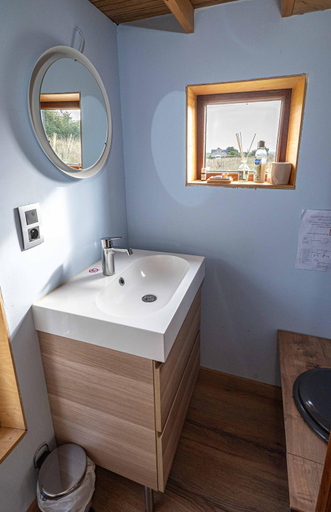 Bathroom 3, Tiny House Les Jours Heureux Sejour nature pres de Dinant et des Lacs de l Eau d Heure, Namur