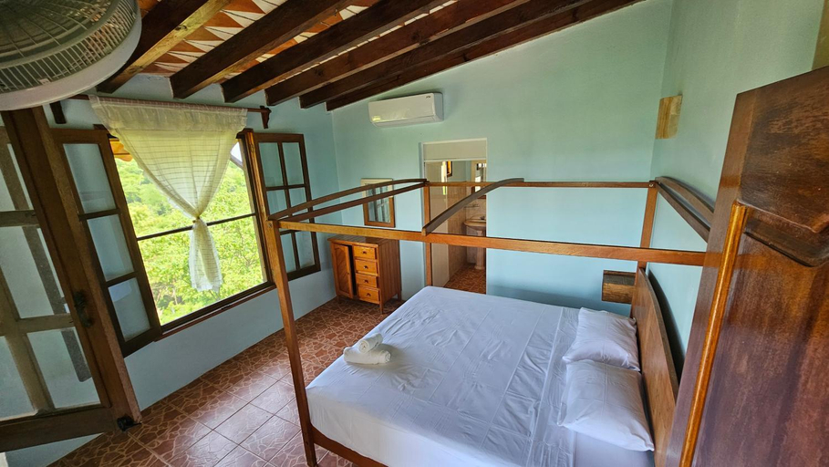 Bedroom 2, Hotel Casa Huijazoo, Dist. Pochutla