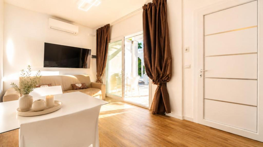 Others 5, Luxury Home & Pool by Symphonya Luxury Holiday Rentals, Lecce