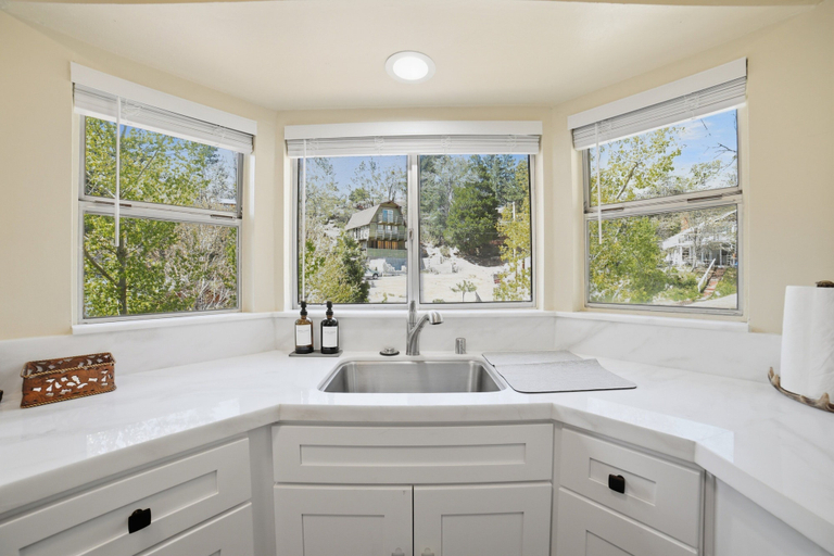 Interior, The Bear Cabin Running Springs 5br Sleeps 9 5 Bedroom Home, San Bernardino