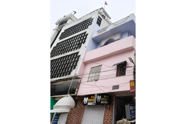 Exterior & Views