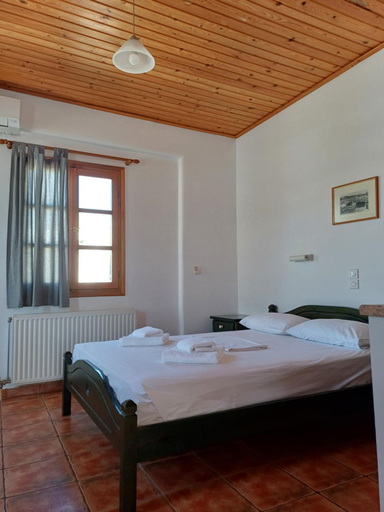 Bedroom, Siroco's Rooms And Studios, South Aegean