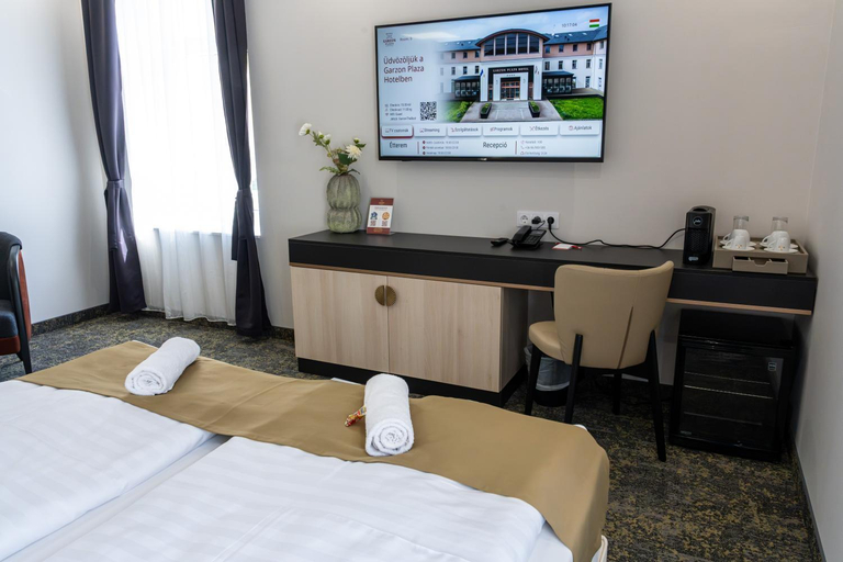 Bedroom 3, Hotel Garzon Plaza, Győr