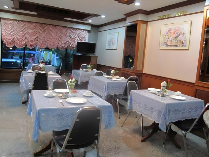 Food & Drinks 5, The Promenade Bangkok, Khlong Toey