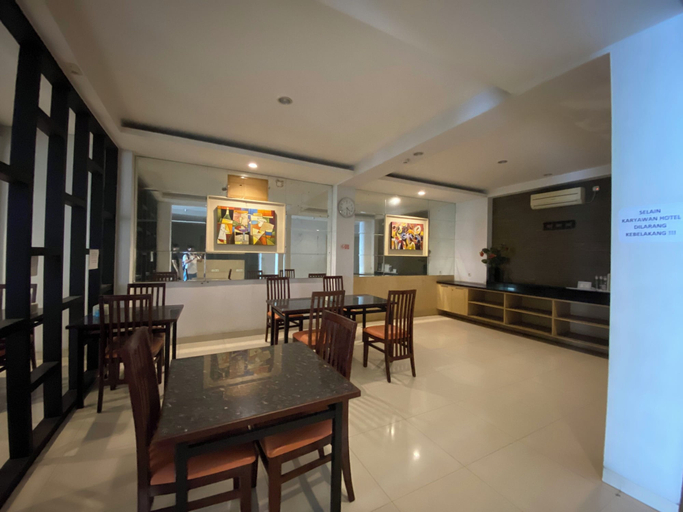 Lobby sitting area 5, Townhouse Oak Hotel Niaga Surabaya, Surabaya