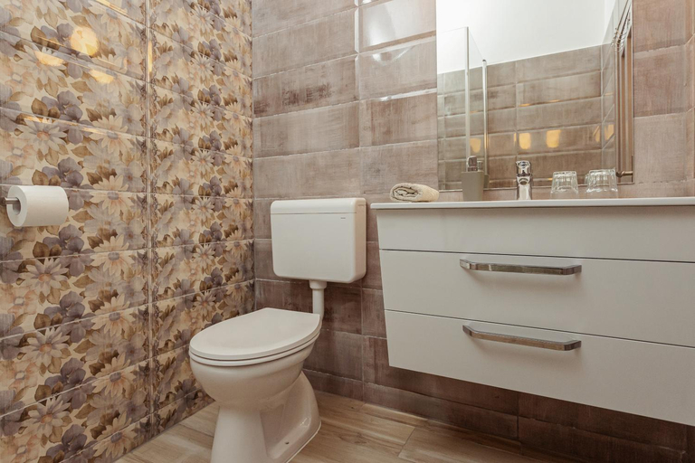 Bathroom 4, Koveskal Vendeghaz, Tapolca