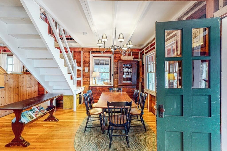 Room 2, Cozy, Waterfront Cabin-style Gem With Private Dock and Lovely Views, Sagadahoc