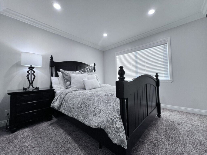 Bedroom 3, Sensational 6 Bedroom 4 Bathroom Pool Home (3 Master Bedrooms W/bathrooms), Orange