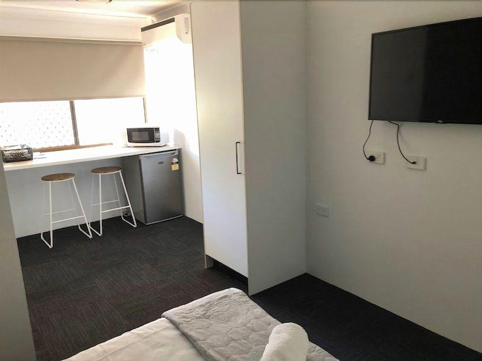 Bedroom 2, Gold Coast Inn, Gold Coast