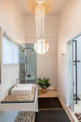 Bathroom, Baan Koh Mak, K. Ko Kut