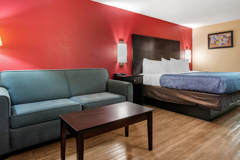 Bedroom 3, Econo Lodge Oxford near Choccolocco Park, Calhoun