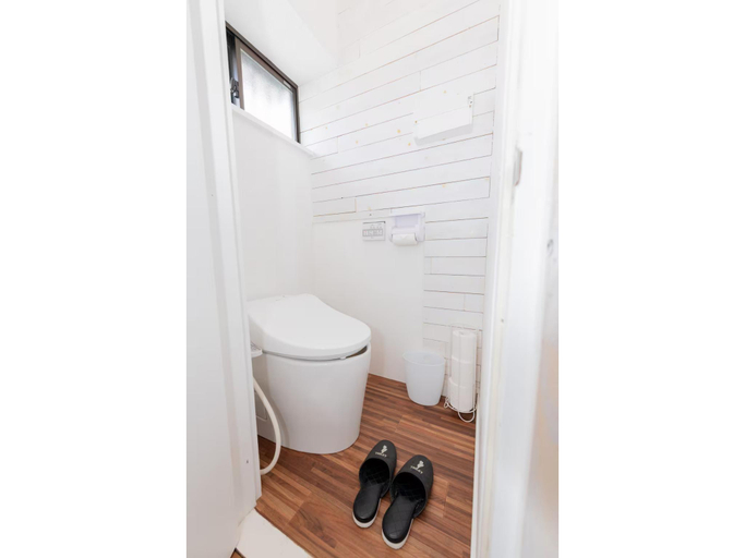 Bathroom 3, Blue Lagoon, Kamakura