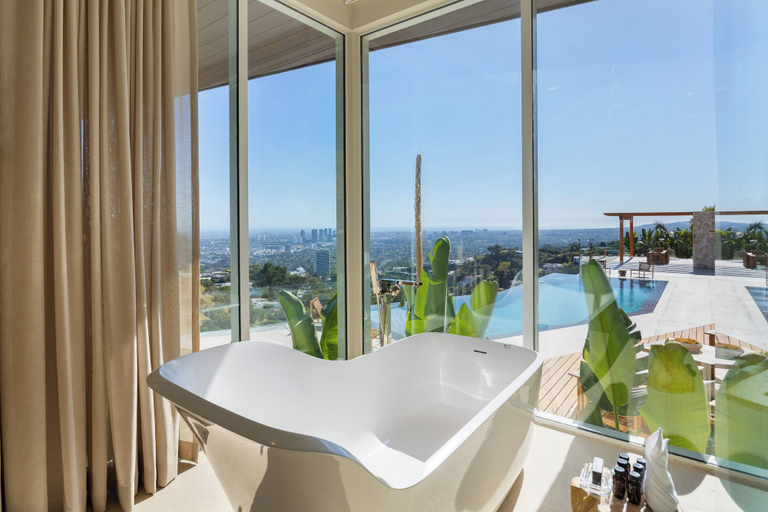 Exterior 4, Blue Lagoon, Los Angeles